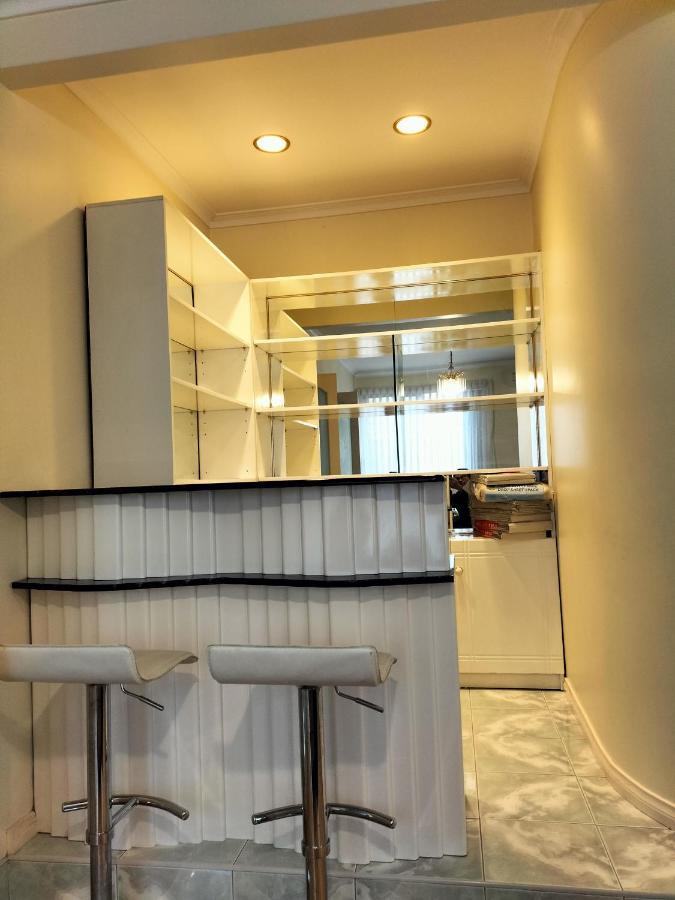 12 Mins To Mel Airport-Good Wood House Apartamento St Albans Exterior foto