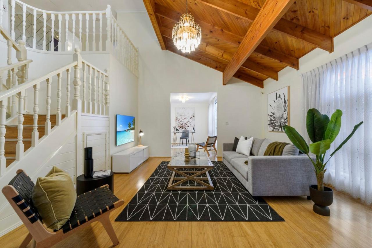 12 Mins To Mel Airport-Good Wood House Apartamento St Albans Exterior foto