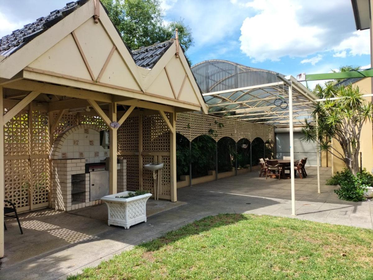 12 Mins To Mel Airport-Good Wood House Apartamento St Albans Exterior foto
