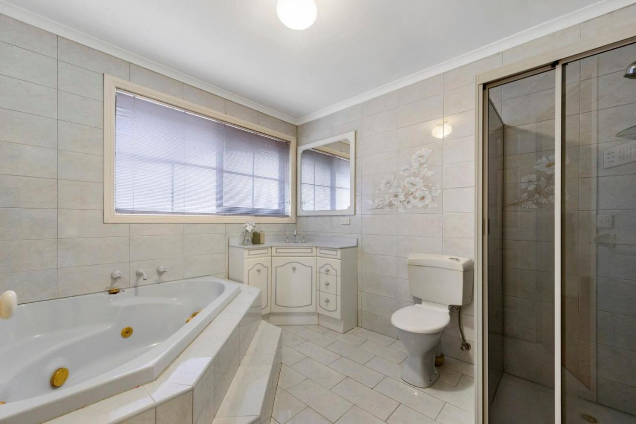 12 Mins To Mel Airport-Good Wood House Apartamento St Albans Exterior foto